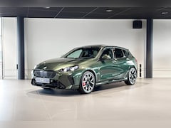BMW 1-serie - 120 M Sport Design Edition | M Sport Pro | Glazen Panoramadak | Harman Kardon | Stoelverwa
