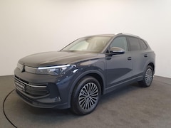 Volkswagen Tiguan - 1.5 eHybrid Life Edition Wegklapbare trekhaak, ACC, 360 Camera
