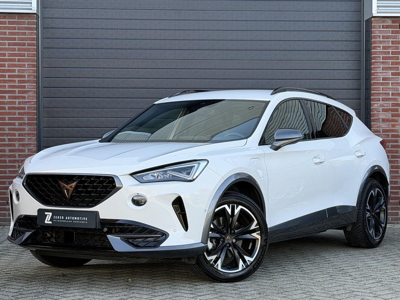 CUPRA Formentor - 1.4 e-Hybrid Xcellence Copper Edition, Plug-in, Stuur/Stoelverwarming, Dodehoeksensoren, L - AutoWereld.nl