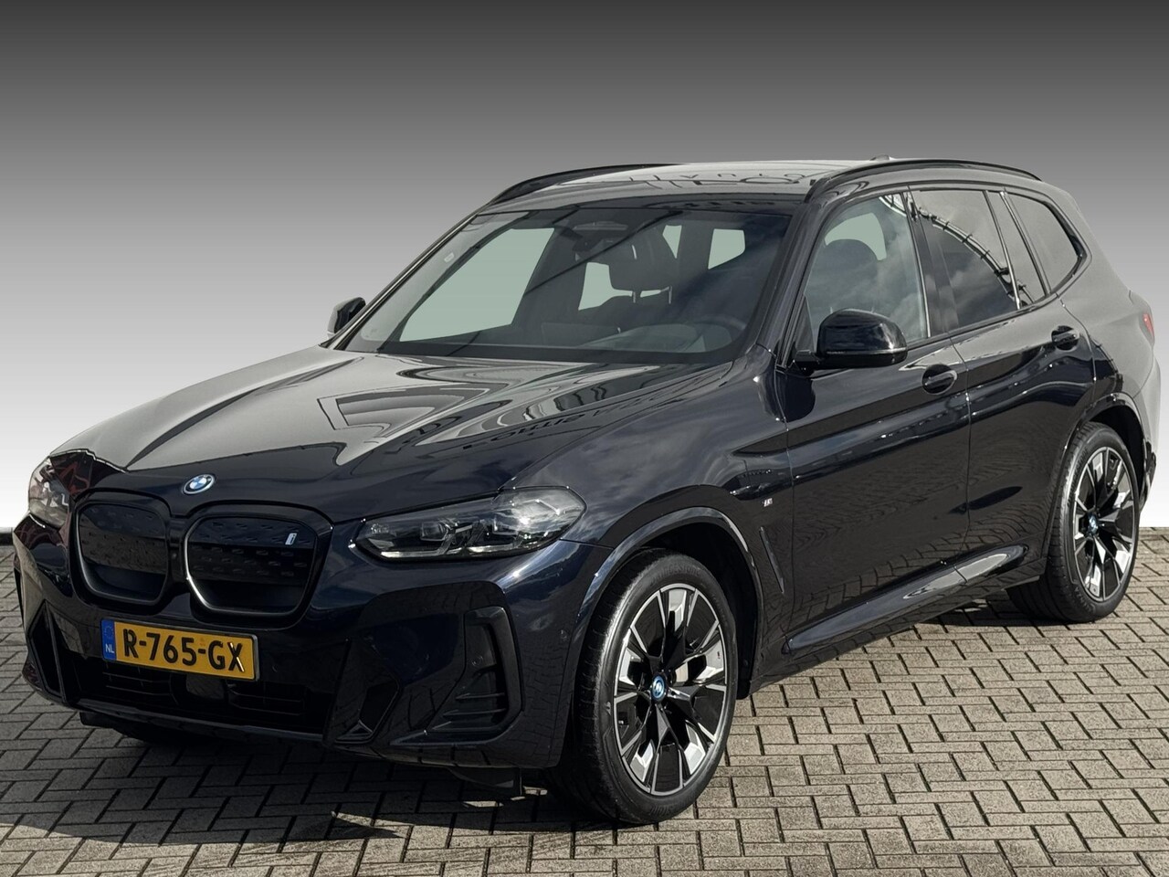 BMW iX3 - High Executive 80 kWh M-SPORT | NL-AUTO | TREKHAAK | SOH 100%| PANODAK - AutoWereld.nl