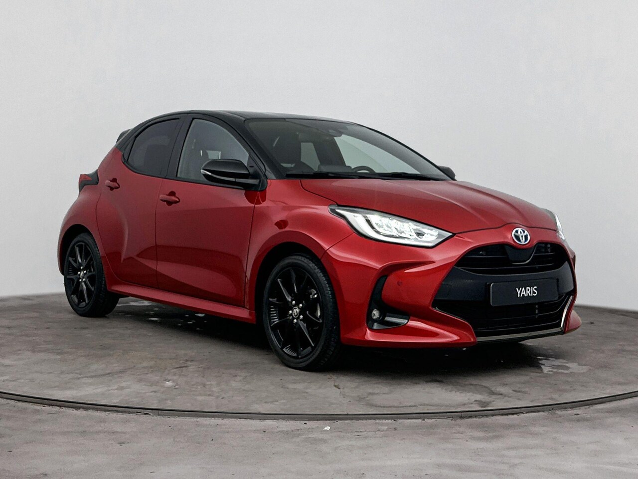 Toyota Yaris - 1.5 Hybrid Executive | Dodehoek detectie | Apple Carplay / Android Auto | Stoel-/stuurverw - AutoWereld.nl