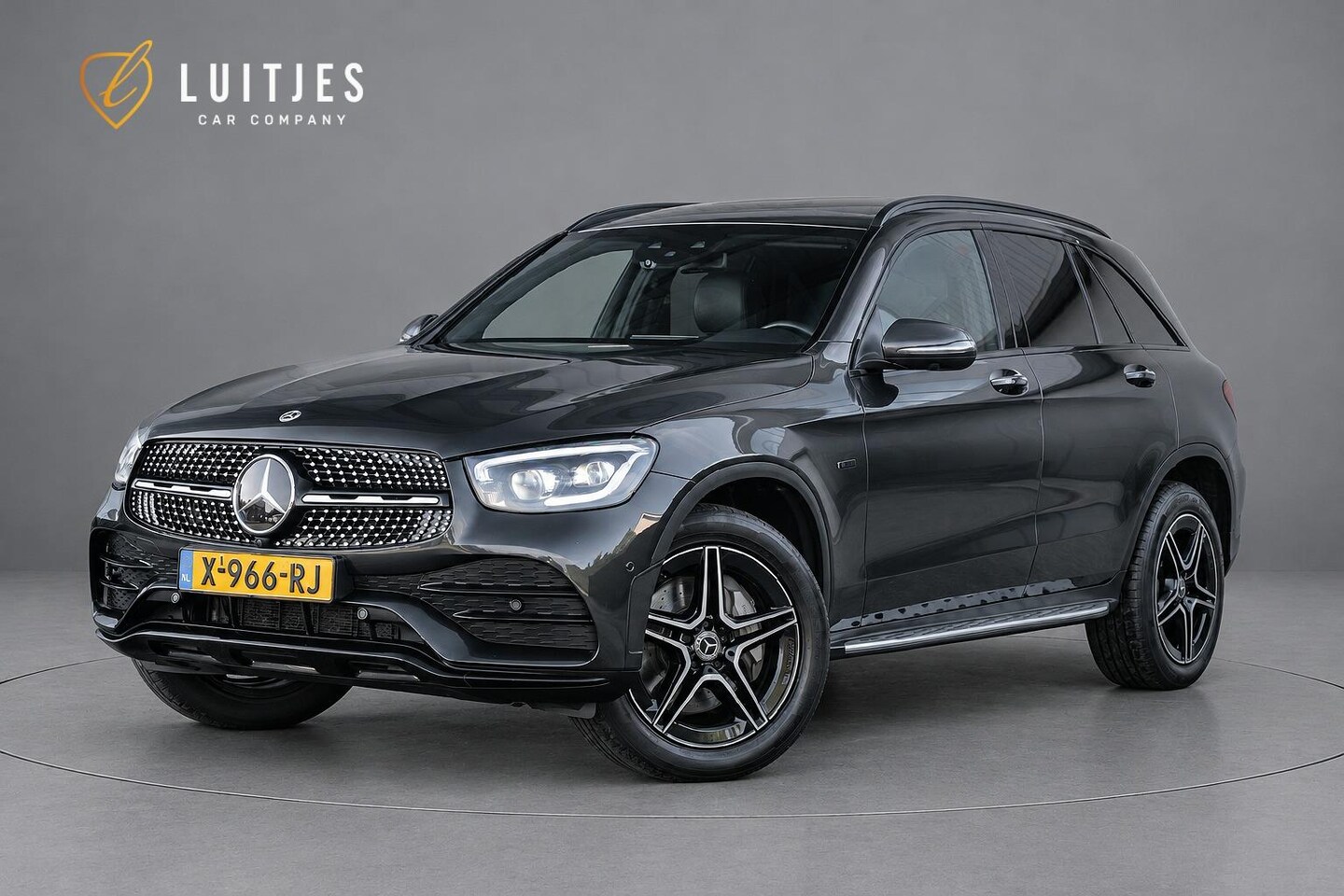 Mercedes-Benz GLC-klasse - 300e 4MATIC AMG Pano-dak|Burmester|360°|Distronic|Dealeronderhouden - AutoWereld.nl