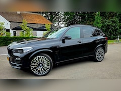 BMW X5 - X-Drive 45e Hybride Executive Black on Black Trekhaak.22inch