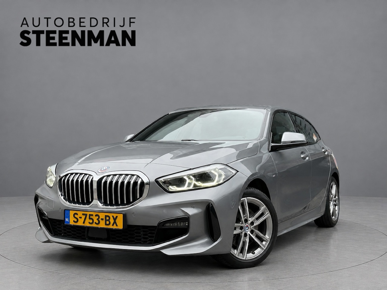 BMW 1-serie - 118i M Sport | LED | Camera | Navi Pro | D. Ond. - AutoWereld.nl