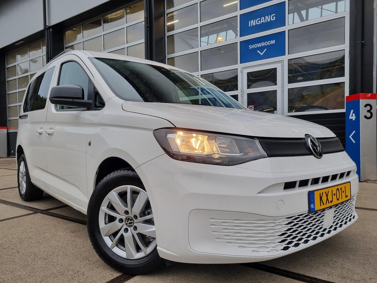 Volkswagen Caddy - 1.5 TSI DSG-Automaat AIRCO ECC / CRUISE / TREKHAAK / ACHTERDEUREN - AutoWereld.nl