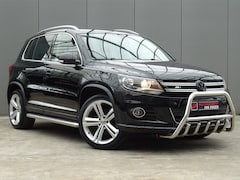 Volkswagen Tiguan - 1.4 TSI R-Line Edition * 19 INCH * TREKHAAK * GOED ONDERH