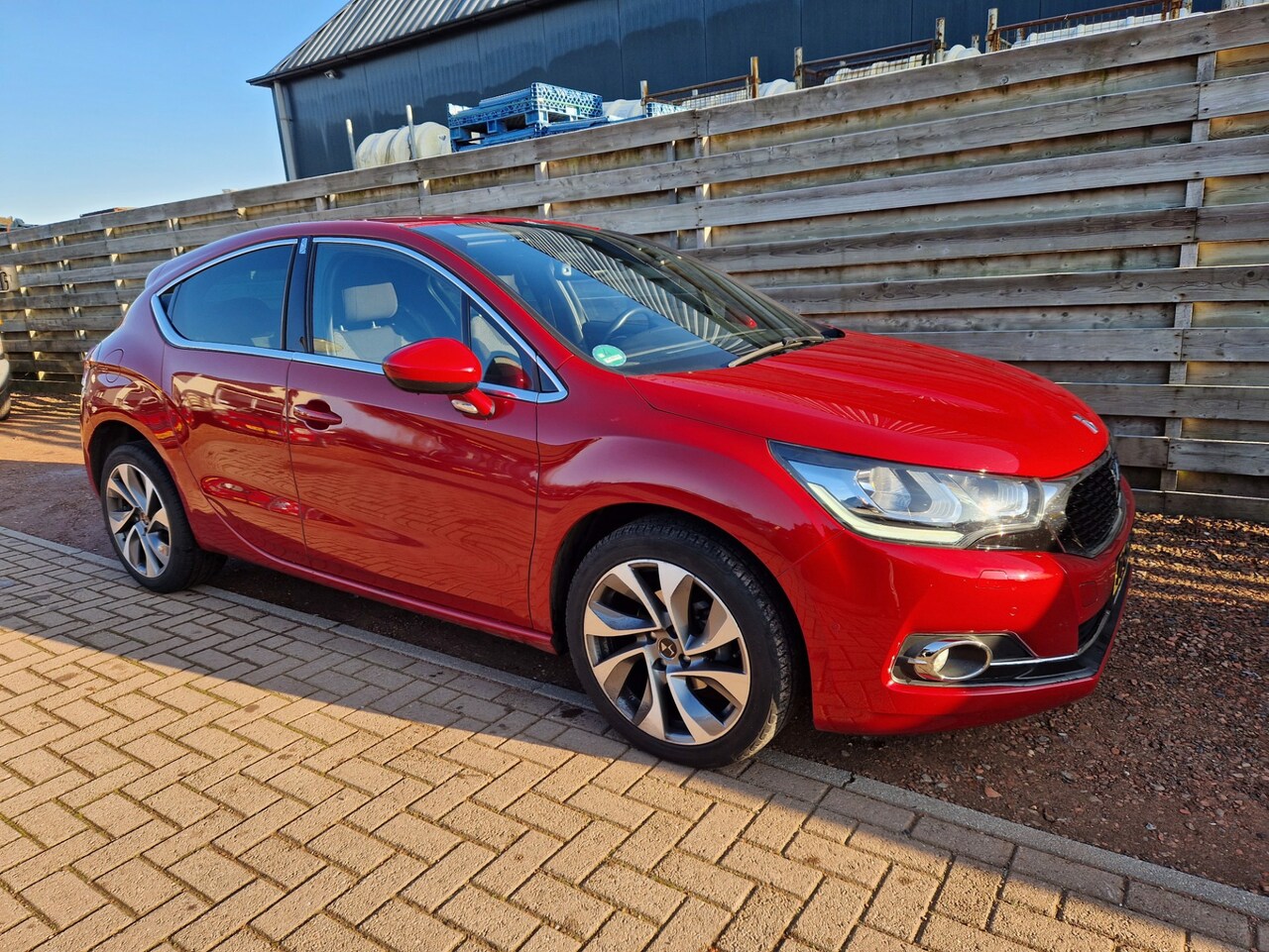 DS 4 - 1.2 PureTech Chic Navigatie - AutoWereld.nl
