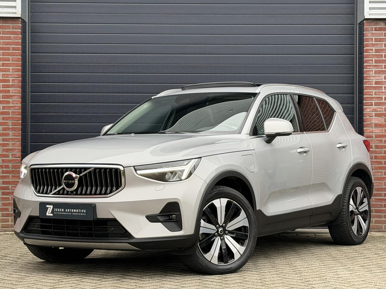 Volvo XC40 - 1.5 T5 Plug-in hybrid Ultimate Bright Panoramadak, Lederen bekleding, Camera, Stoel/Stuurv - AutoWereld.nl