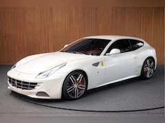 Ferrari FF - 6.3 V12 Carbon Camera Lift Passengerdisplay