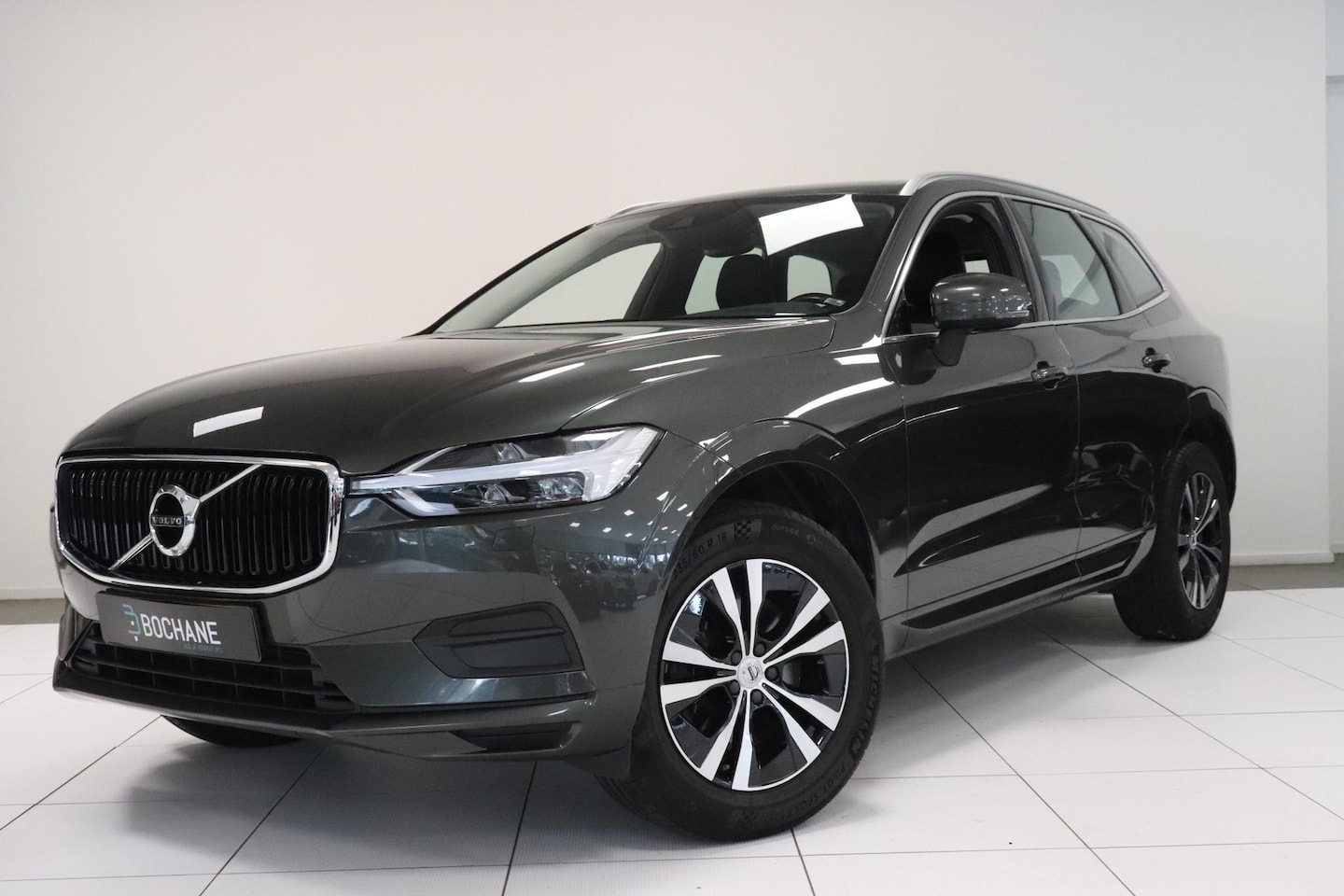 Volvo XC60 - 2.0 T4 Momentum Pro | Trekhaak | LED | Stuur & stoel verwarming | - AutoWereld.nl