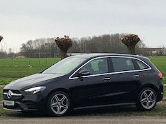 Mercedes-Benz B-klasse - 200 AMG Line 8.000KM 1E EIGENAAR NAVIGATIE PREMIUM, DAB RADIO, STOELVERWARMING, AMBIËNTEVE