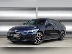 BMW 4-serie Gran Coupé - 420i M Sport Automaat / Schuif-kanteldak / Trekhaak / Achteruitrijcamera / Comfort Access