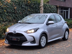 Toyota Yaris - Fabrieksgarantie 3-2027 100% dealerond. 1e-eigenaar NAP APK 1-2028 1.5 Hybrid Active Autom