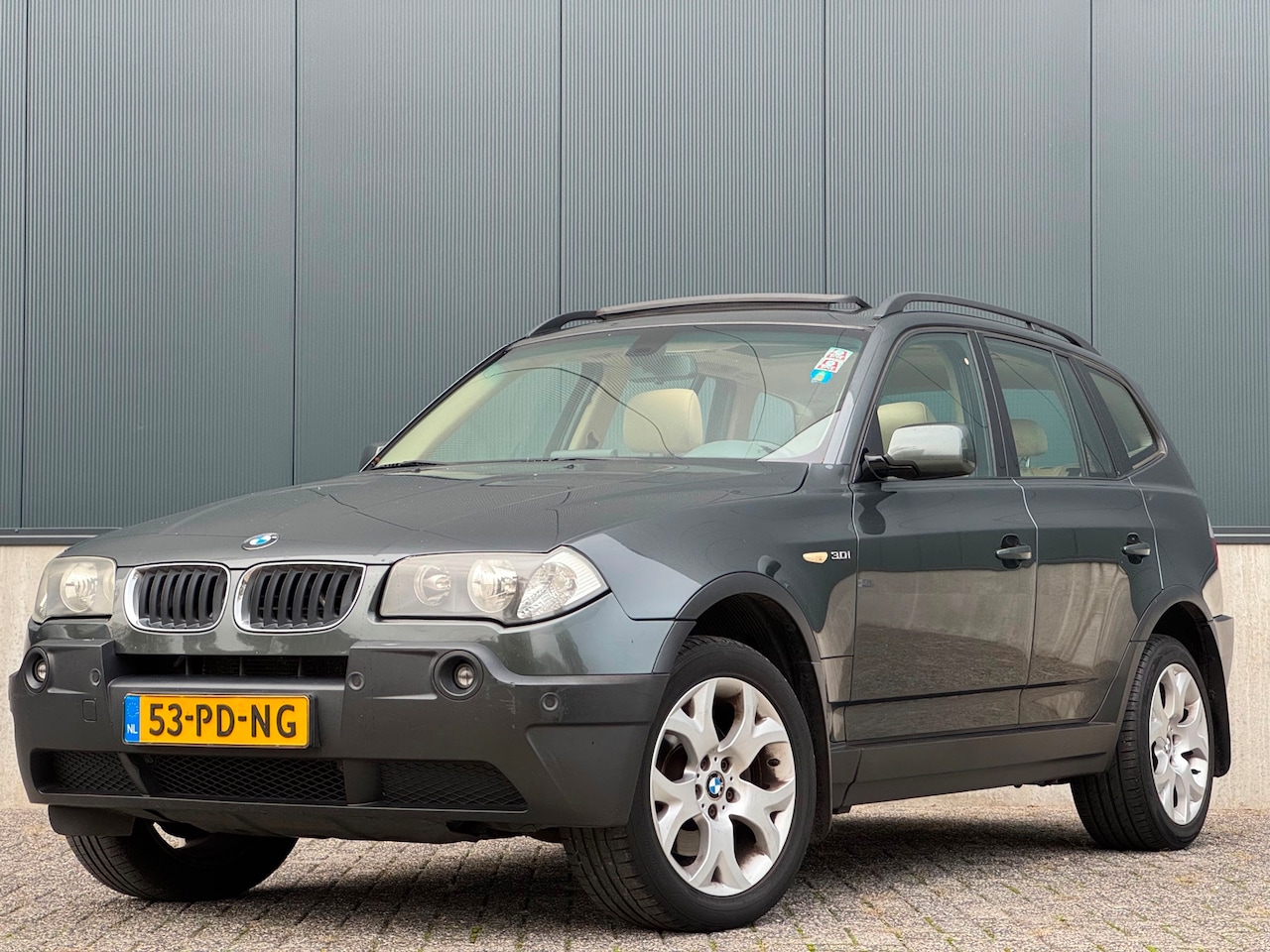 BMW X3 - 3.0i Executive|YOUNGTIMER|AUT|PANO|LEDER|PDC|STOELVERW|TREKHAAK - AutoWereld.nl