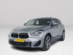 BMW X2 - xDrive25e High Executive | Panoramadak | Parkeercamera | Head-up display | Stoelverwarming