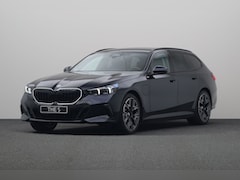 BMW 5-serie Touring - 530e M Sport Edition M Sport Pro | Trekhaak | Panoramadak |