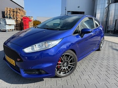 Ford Fiesta - 1.6 ST2 2016 MILLTEK K&N/XENON/LED/KEYLESS/RECARO SCHAALSTOELEN/CAMERA/BOMVOL/DEALER ONDER