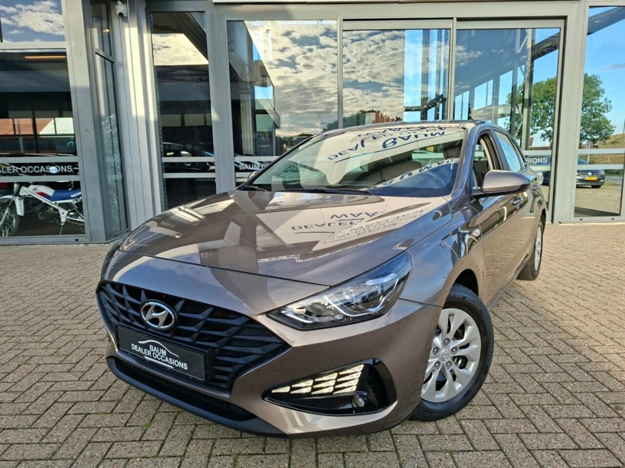 Hyundai i30 - 1.5  AIRCO 5DEURS CRUISECONTROL - AutoWereld.nl