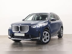 BMW iX1 - eDrive20 / Trekhaak / Achteruitrijcamera / Comfort Access / Adaptieve LED / Stoelverwarmin