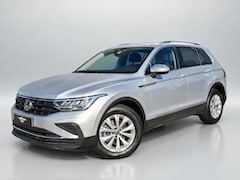 Volkswagen Tiguan - 1.5 TSI 150pk DSG Life * 50.000KM * AUTOMAAT* Parkeersensoren * Adaptieve Cruise Control