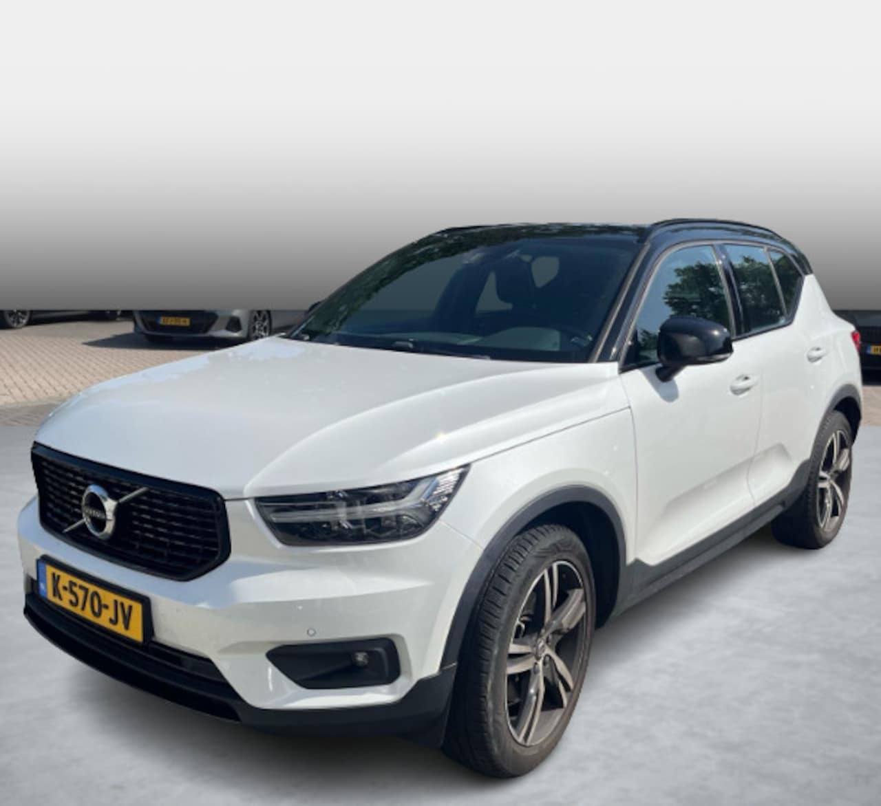 Volvo XC40 - 2.0 T4 R-Design | Harman Kardon audio | Stoel- en stuurverwarming | Achteruitrijcamera | P - AutoWereld.nl