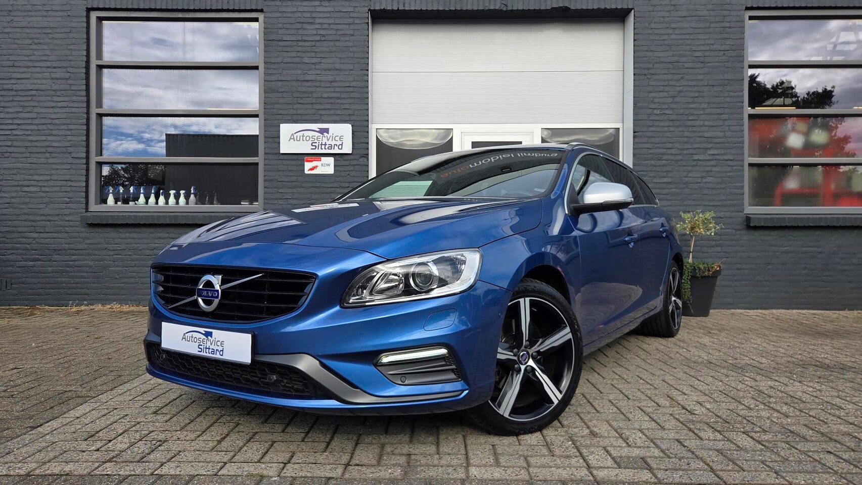 Volvo V60 - 2.0 T4 Business Sport 2.0 T4 Business Sport - AutoWereld.nl