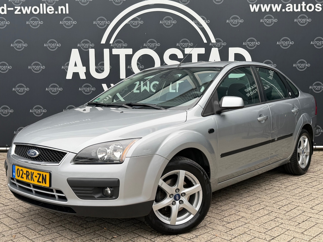 Ford Focus - 1.6-16V Ghia Automaat / NL-Auto / NAP / APK / Airco - AutoWereld.nl