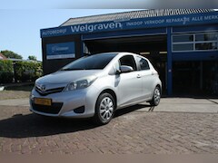 Toyota Yaris - 1.3 VVT-i Aspiration 1 eig. navi dealeronderhouden