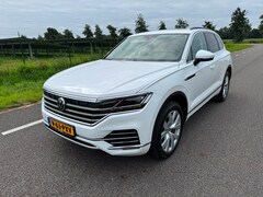Volkswagen Touareg - 3.0 Atmosphere Uitvoering Aut/Grijs Kenteken