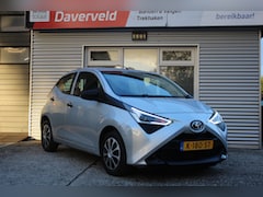 Toyota Aygo - 1.0 VVT-i x-fun 5-deurs, nl-auto, nap, boekjes, netjes, zuinig, nw apk en beurt, airco, le