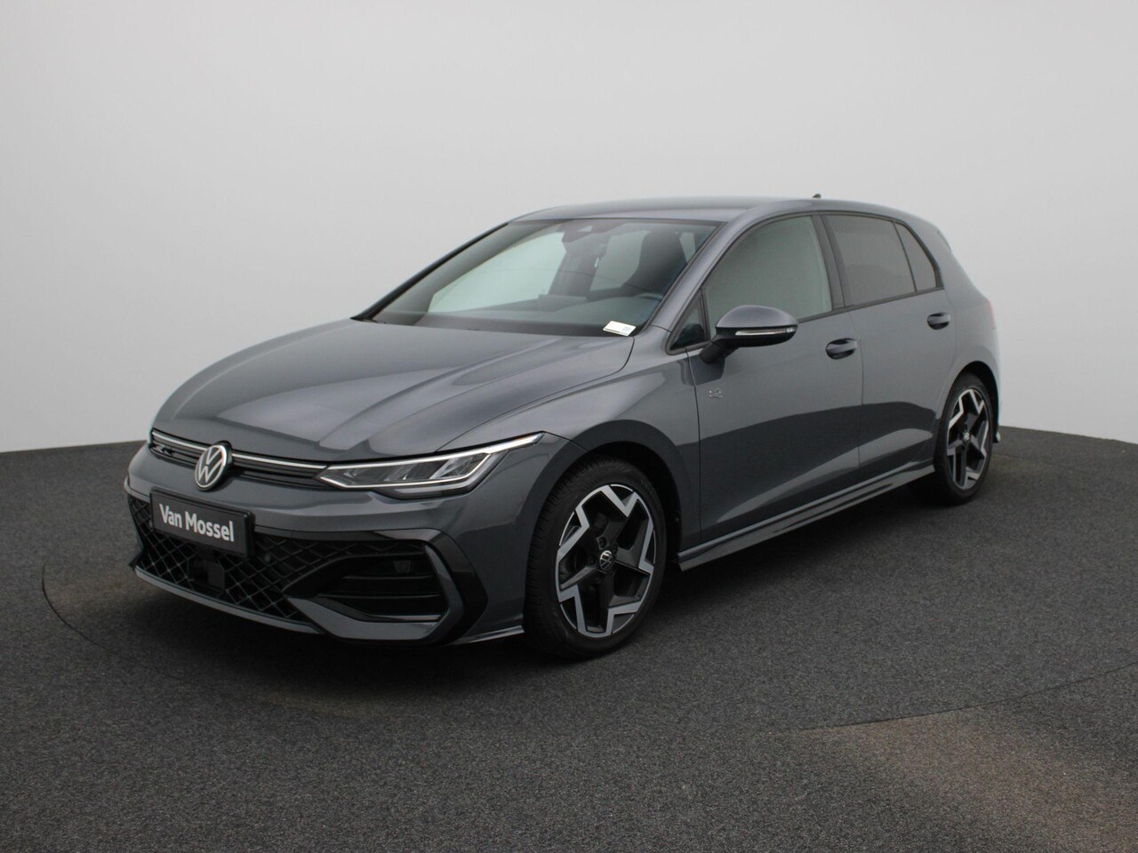 Volkswagen Golf - 1.5 eTSI R-Line Edition | AUTOMAAT | ACHTERUITRIJCAMERA | SFEERVERLICHTING | STOELVERWARMI - AutoWereld.nl