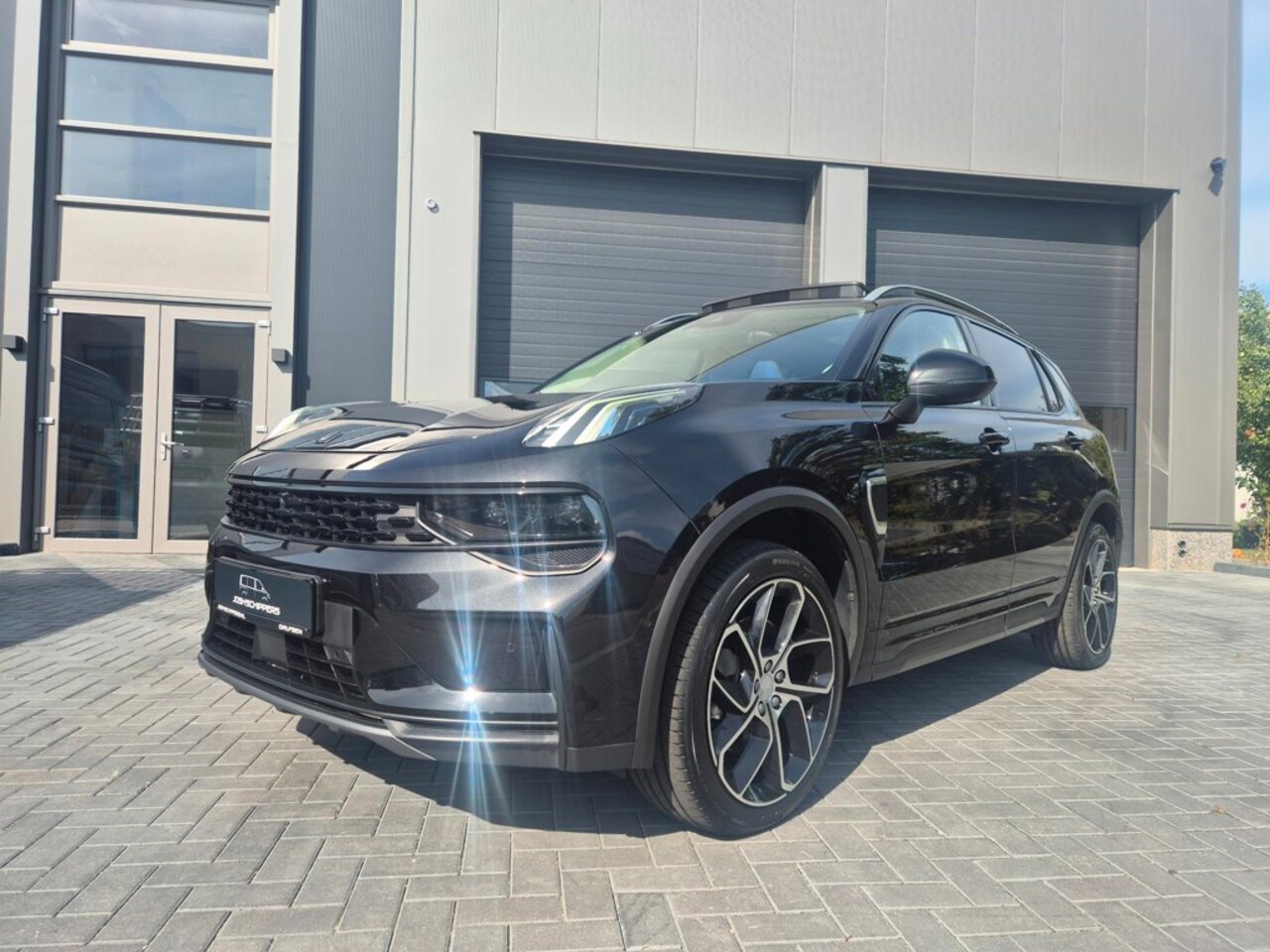 Lynk & Co 01 - 1.5 Pano Black edition 2023 Plug-in - AutoWereld.nl