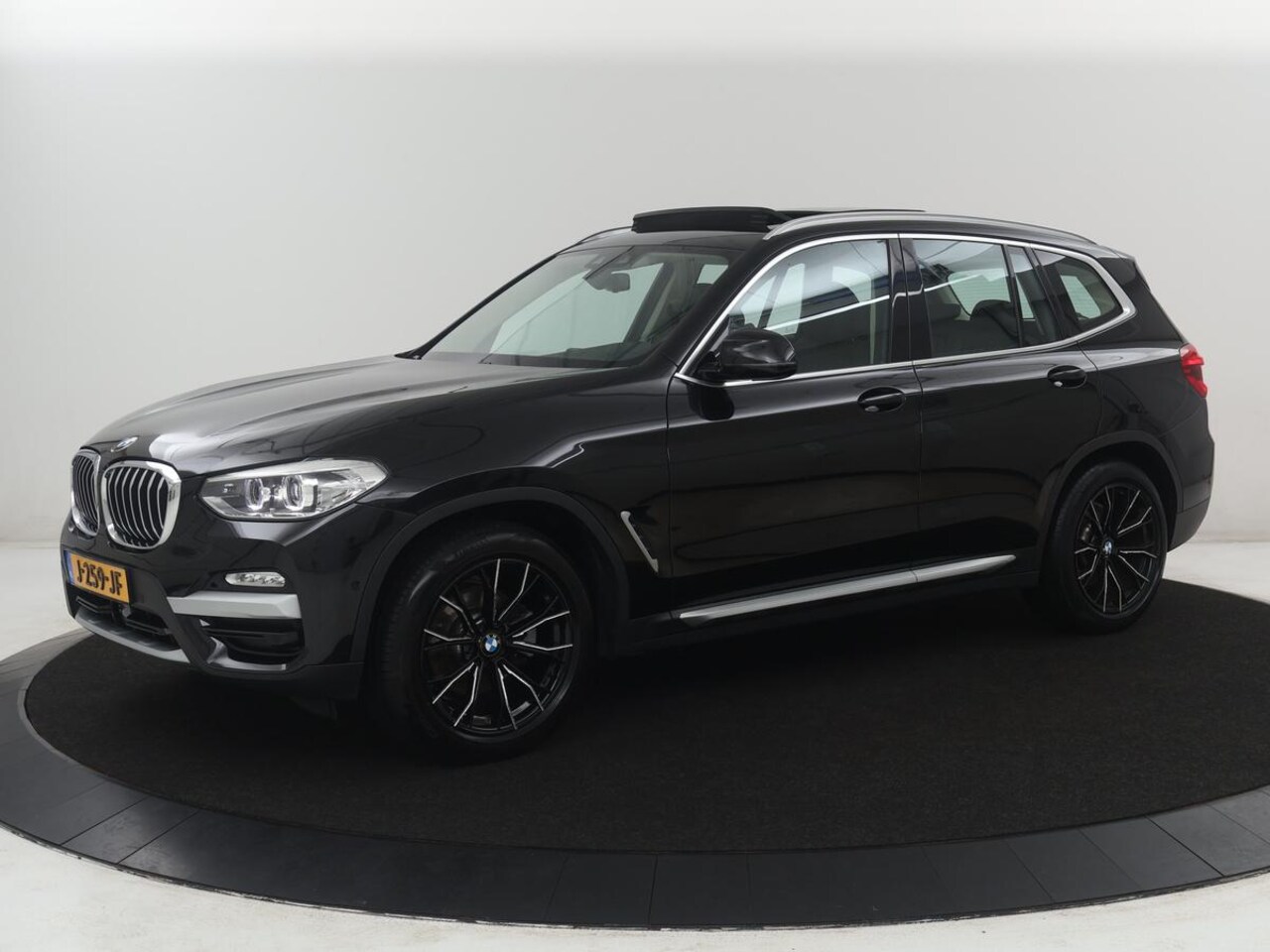 BMW X3 - xDrive20i | Trekhaak | Panoramadak | Adaptive cruise | Half Leder | Head-up | Camera | Sfe - AutoWereld.nl