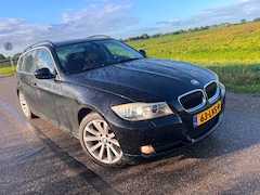 BMW 3-serie Touring - 318i high executive / leder