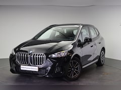 BMW 2-serie Active Tourer - 230e xDrive M Sport Automaat / Panoramadak / Sportstoelen / Stoelverwarming / Achteruitrij