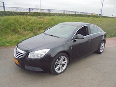 Opel Insignia - Insignia 1.8 Benzine airco navigatie lmv pdc 153.000km