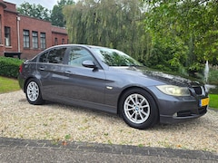 BMW 3-serie - 318i High Executive AIRCO/cruise