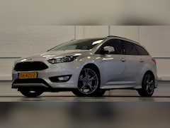 Ford Focus Wagon - 1.5 ST-Line Trekhaak Xenon 100% Dealer onderhouden Mooi