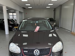 Volkswagen Golf - 1.6 FSI Trendline