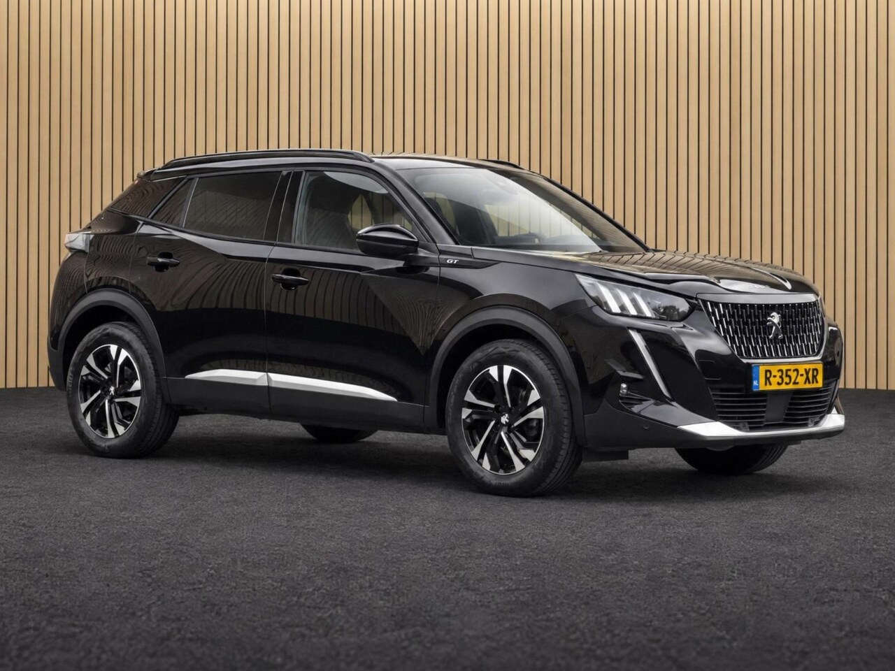Peugeot 2008 - 1.2 PureTech GT | Navi / Camera / Climate - AutoWereld.nl
