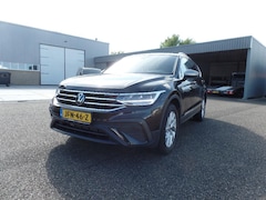 Volkswagen Tiguan Allspace - 1.5 TSI R-Line Business 7p. TREKHAAK OPTIE'S 2025
