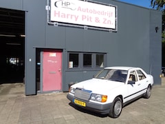 Mercedes-Benz 200-500 (W124) - 230 E Automaat, Zeer mooi