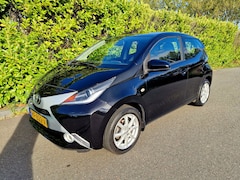 Toyota Aygo - 1.0 VVT-i x-play Nw Koppeling Airco CarPlay