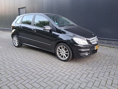 Mercedes-Benz B-klasse - 200 AUTOMAAT / luxe uitvoering