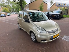 Toyota Yaris Verso - AUTOMAAT / Rijdt en schakelt goed / Leuke auto
