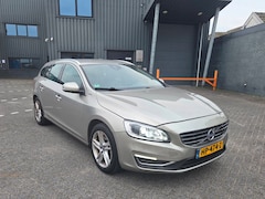 Volvo V60 - 2.4 D6 Twin Engine R-Design 4wd Trekhaak Navi