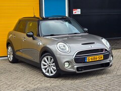MINI 5-Deurs - 2.0 Cooper S Chili Serious Business / AUT / 5 Deurs / Navi / Head Up / Harman Kardon / Sto