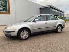 Volkswagen Passat - 2.0 Comfortline