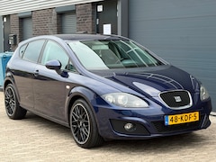 SEAT Leon - 1.8 TFSI Businessline High LEER NAVI XENON PDC CLIMA TREKHAAK