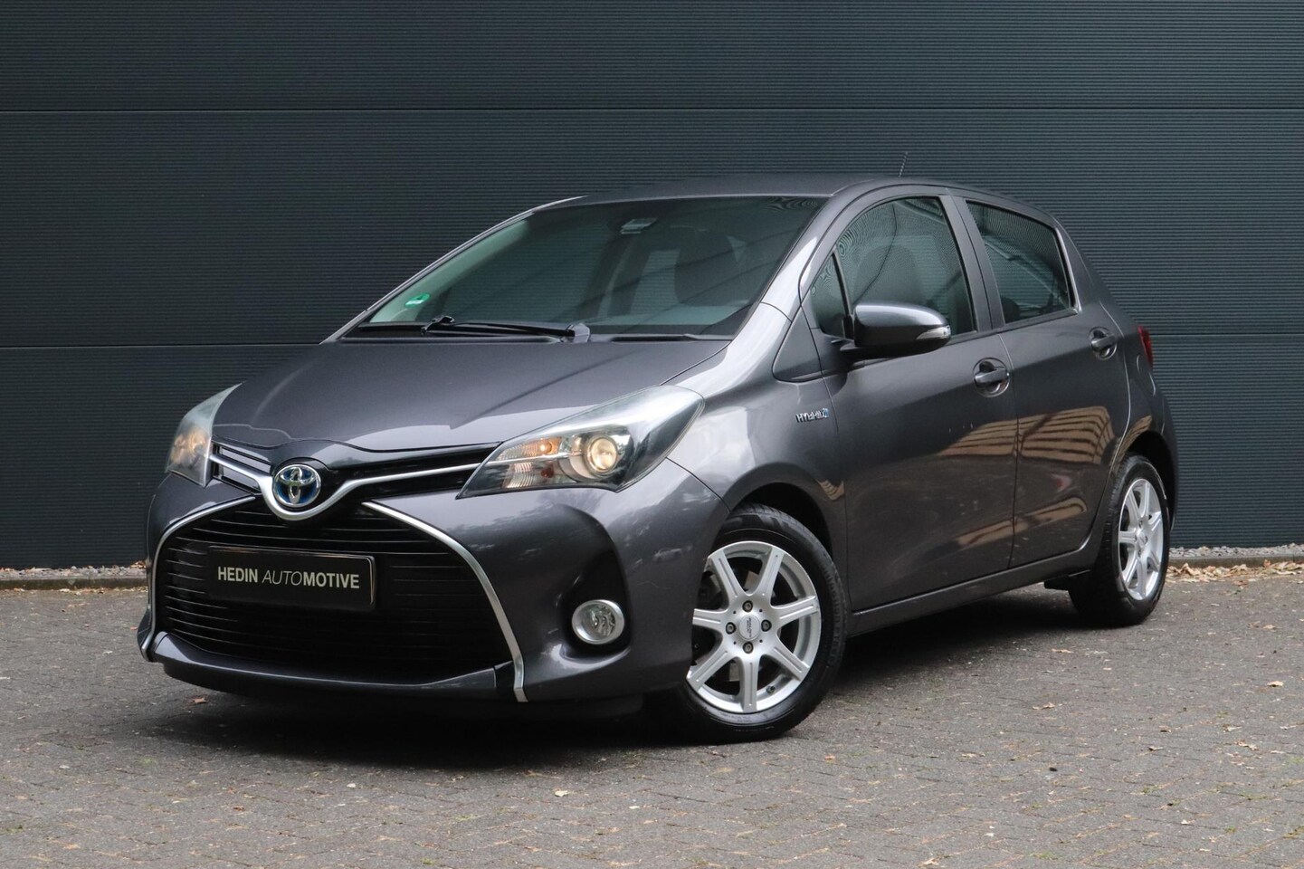 Toyota Yaris - 1.5 Hybrid Lease Limited | Navigatie | Airco | Camera | Cruise Control - AutoWereld.nl